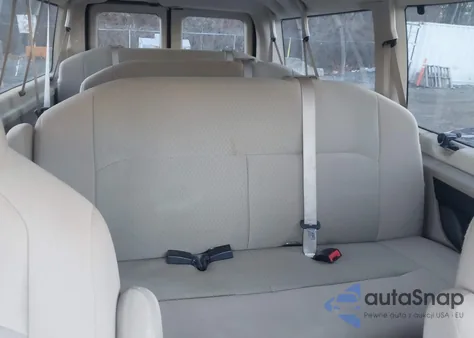 2009 Ford E-350 Super Duty Xl/Xlt из США, поврежденный, VIN 1FBNE31LX9DA56183